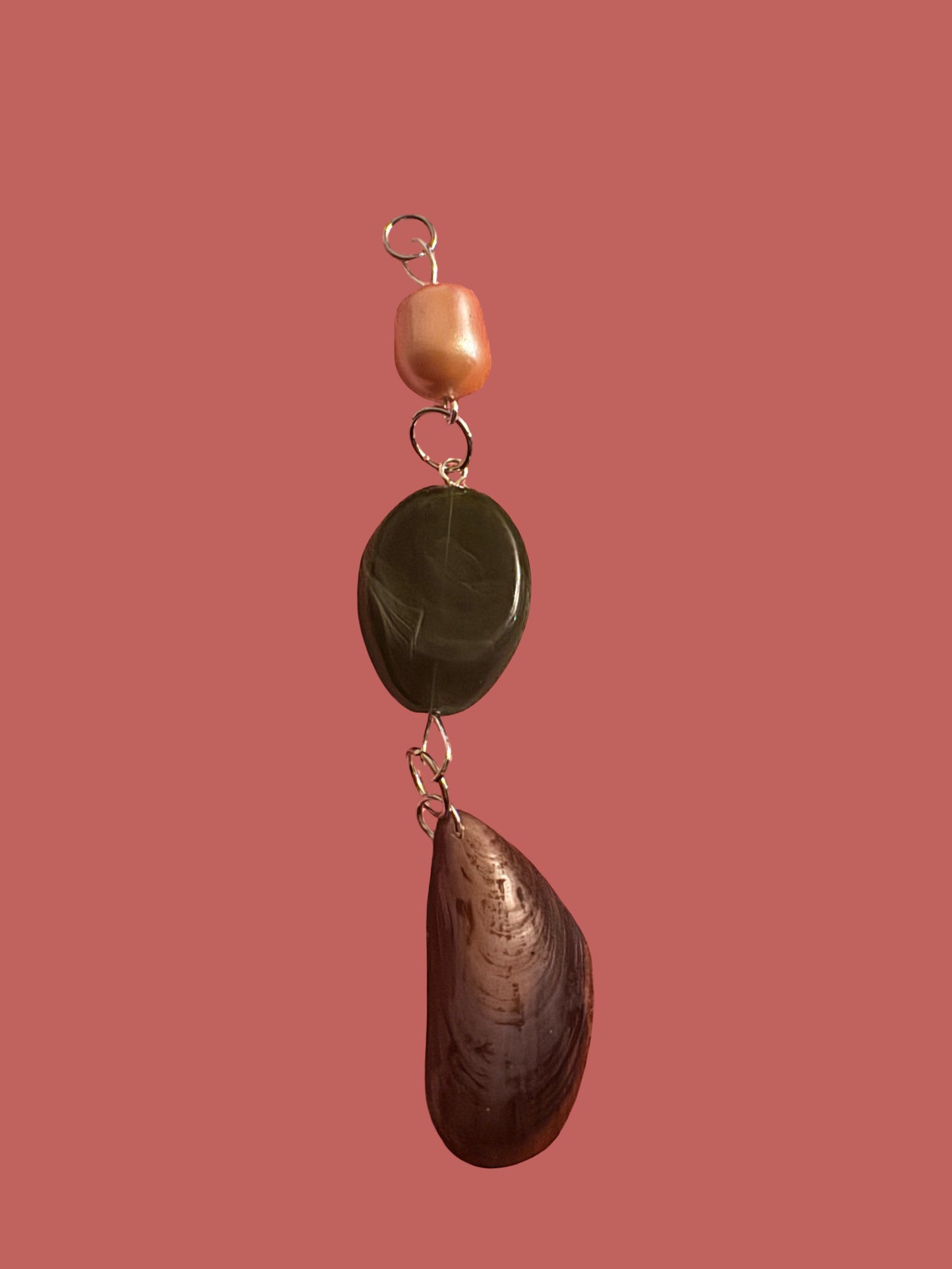 Dangling Mussel Pendant