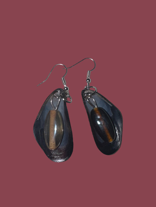 Twin Mussel Earring